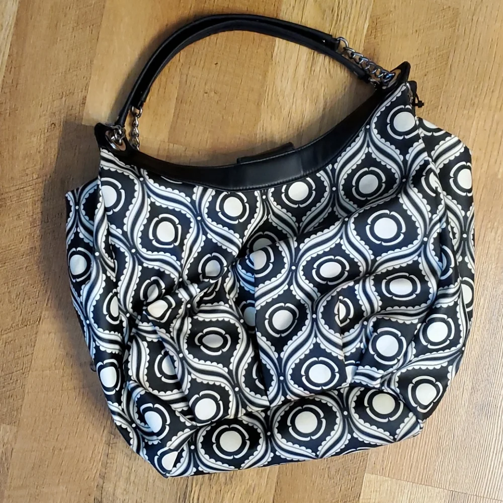 Petunia Pickle Bottom Hobo Hideaway Black‎ & Cream Patterned Diaper Bag Purse